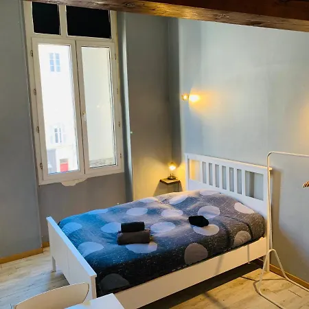 Mirabeau Apartment *